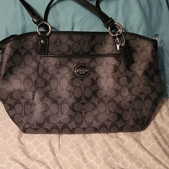 Coach black bag zipper top - Picture 3 of 5